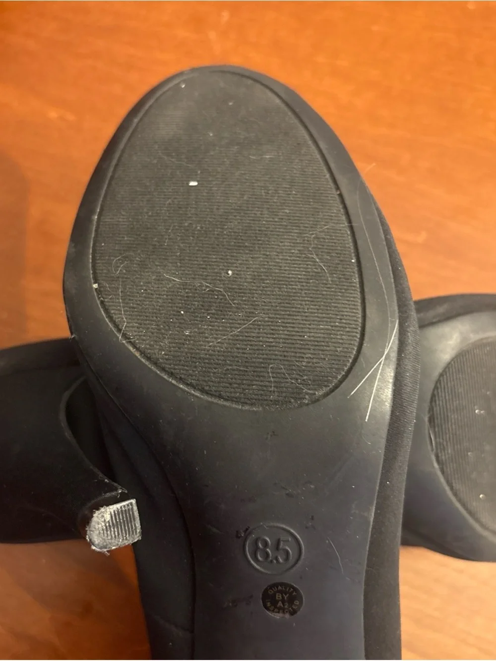 East 5th Black Women's Classic Pumps closed toe 8.5 low heel